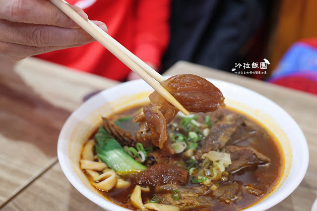 五結美食『吃香牛肉麵(新址)』茄汁牛肉麵、水餃