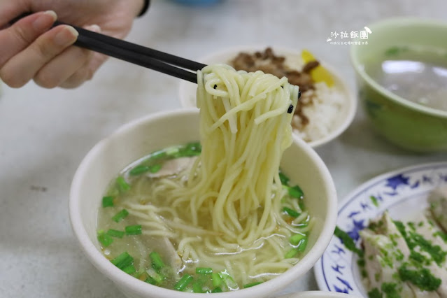 羅東美食『雞肉亮黑白切』必點文蔥雞、食尚玩家推薦