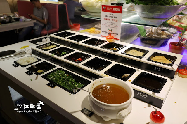 台北火鍋吃到飽『鍋爸涮涮鍋(西門店)』萬華西門町平價火鍋/各式海鮮/肉品/座位舒適