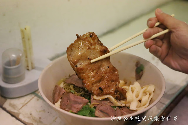 士林陽明山美食『大陸麵店』牛肉湯.雞湯無限供應/文大人的回憶