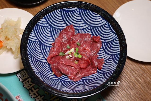 超狂『圓頭牛肉麵金城榮泰店』金門必吃150元牛筋、牛雜小菜、咖啡、冰淇淋吃到飽，CP值超高