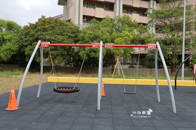 苑裡景點『灣麗親子公園』藺草攀爬場、農舍煙囪滑梯、樹屋遊戲場、脫穀戲砂區、小米洗腳池