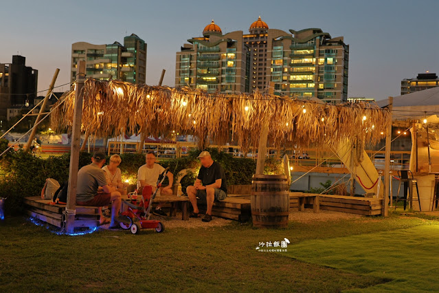 台北酒吧『M Club』不限時河岸酒吧，可以看夕陽、遠眺台北101夜景