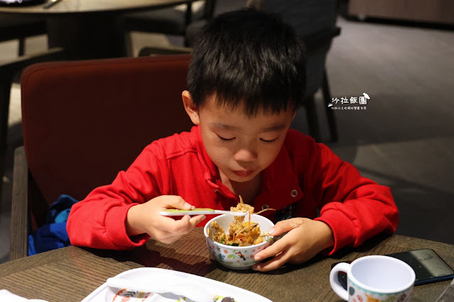 宜蘭礁溪美食『寒沐行館-岩彩海鮮餐廳』現流海鮮