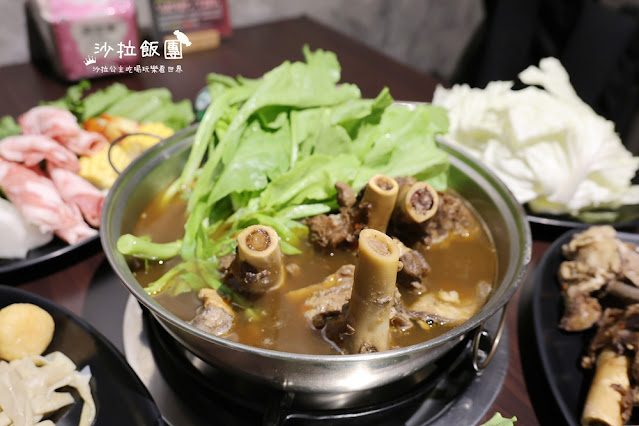 台中逢甲羊肉爐吃到飽『羊霸天下逢甲店』羊大骨、羊肉、火鍋料、蔬菜、飲料自助吧