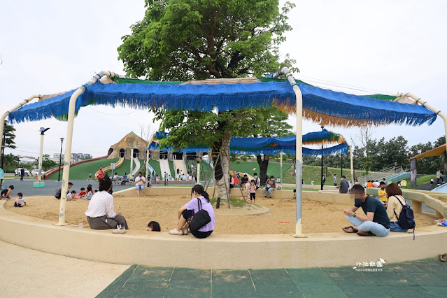 苗栗竹南獅山親子公園火炎山地景溜滑梯