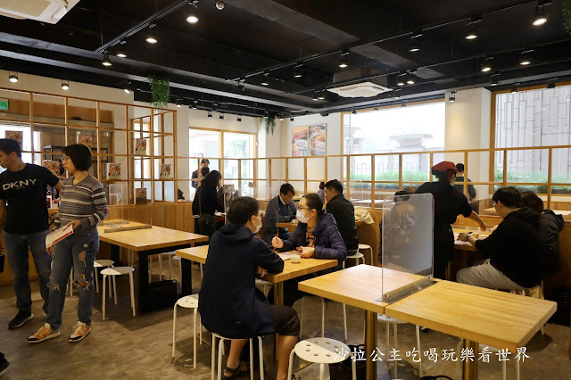 善導寺美食『雙月食品社濟南店』米其林必比登推薦/養生必喝湯品/愛恨椒芝麵