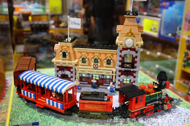 全台首間LEGO『LCS樂高授權專賣店(遠百信義A13)』天燈馬賽克牆/樂高珍珠奶茶