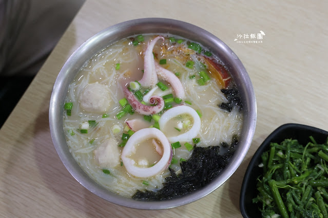 花蓮美食『職饗雞湯小卷米粉』花蓮火車站美食