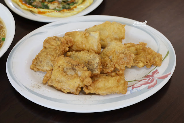 小金門美食新大同餐飲，血腸蚵仔麵線、炸芋頭好好吃