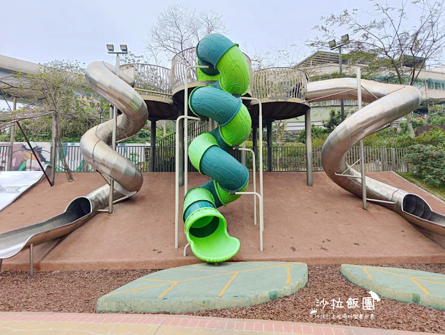 鶯歌景點『鶯歌永吉公園』炮仗花、3D步道、迴旋溜滑梯特色公園