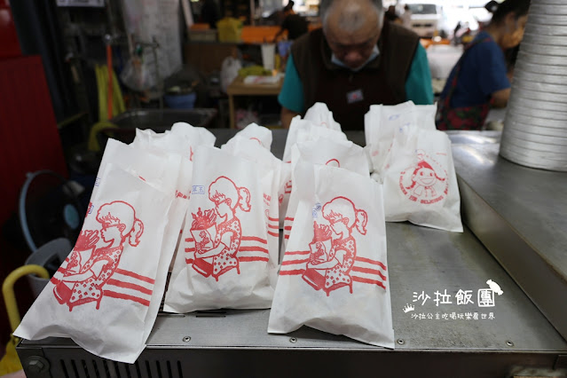 高雄凹子底美食『龍華市場』異國料理、人氣美食