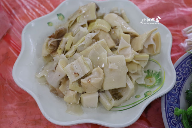 竹子湖土雞推薦平日下雨都要排隊『青菜園』