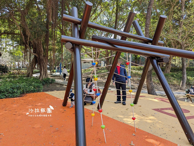 士林天母親子景點『忠誠公園』當地人運動、休憩公園