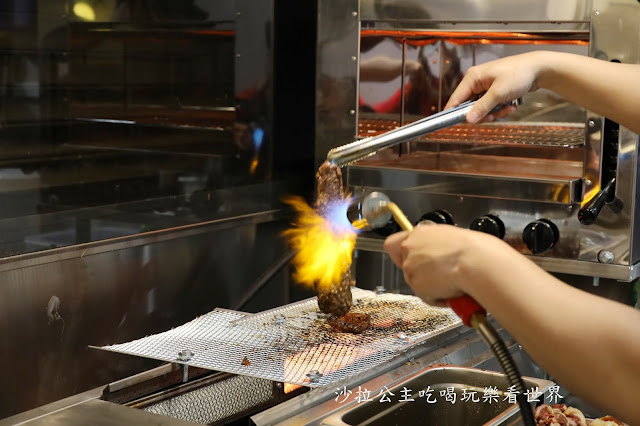 南勢角燒肉丼『牛丁次郎坊』145元燒肉丼飯送霜淇淋.冬瓜檸檬.雞白湯無限供應