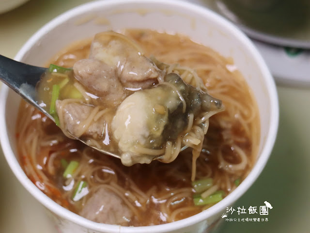 士林社子美食『海產街蚵仔麵線(社子店)』味道豐富的麵線