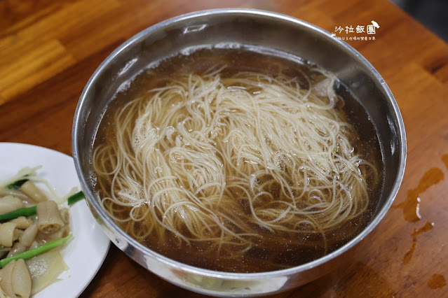 礁溪人氣美食小吃『陳旺記鴨片飯』梅干滷肉飯、鴉片飯必點