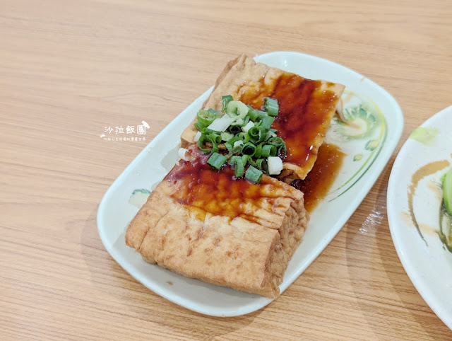 士林美食『龍賀佳手工肉羹(新址)』美崙街美食