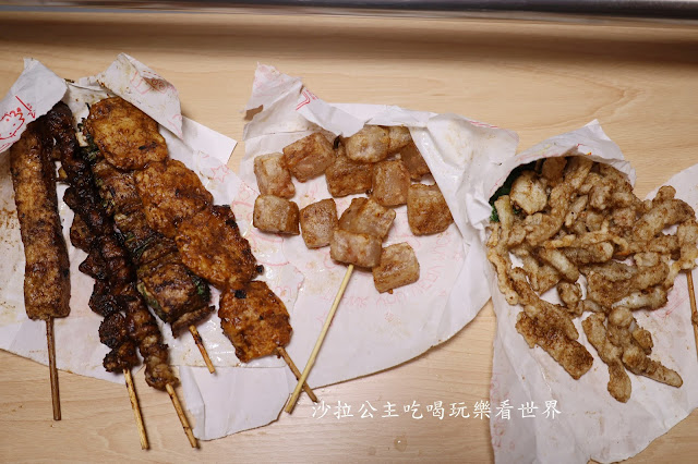 宜蘭礁溪美食/宵夜『阿和烤肉』排隊半小時以上排好排滿/食尚玩家推薦