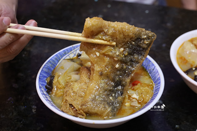 嘉義必吃人氣美食『林聰明沙鍋魚頭』連雞肉飯都好吃