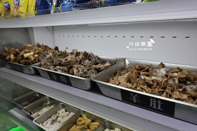 台中逢甲羊肉爐吃到飽『羊霸天下逢甲店』羊大骨、羊肉、火鍋料、蔬菜、飲料自助吧