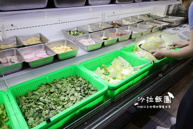 台中逢甲羊肉爐吃到飽『羊霸天下逢甲店』羊大骨、羊肉、火鍋料、蔬菜、飲料自助吧