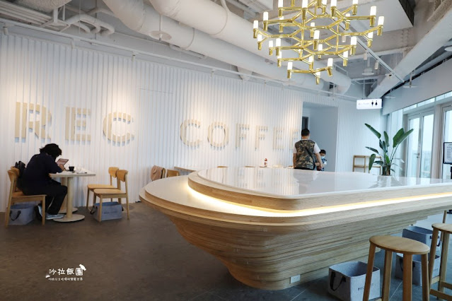 台中咖啡『REC COFFE旗艦店』點一杯咖啡就可以享有26樓高空景觀咖啡廳