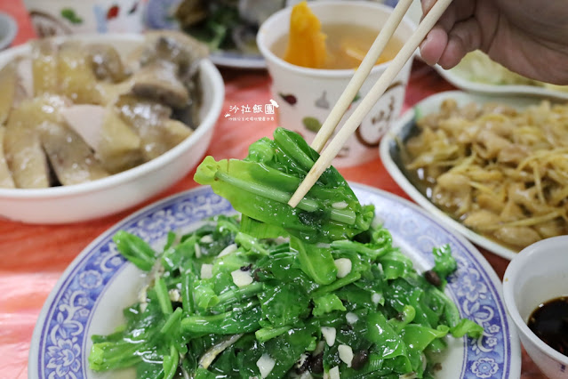 竹子湖土雞推薦平日下雨都要排隊『青菜園』