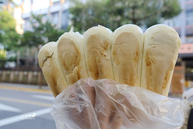 包記饅頭，後山埤美食羊角貼鍋饅頭，台北也有貼鍋饅頭不用到基隆