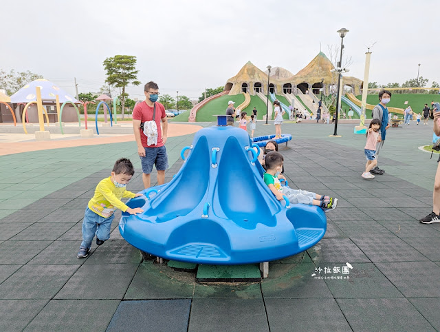 苗栗竹南獅山親子公園火炎山地景溜滑梯