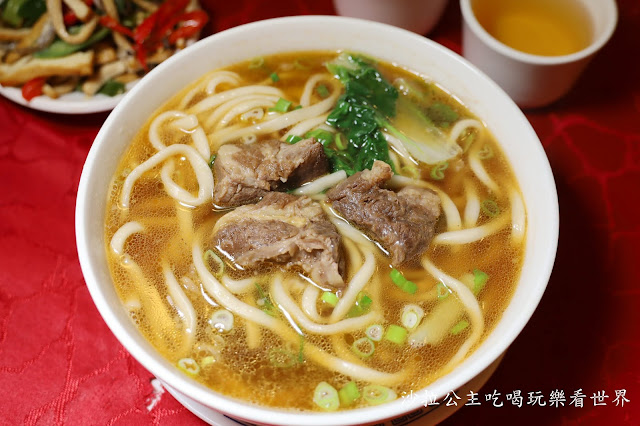 西門町美食.60年老店『一條龍餃子館』牛肉麵.菜單.捷運西門站