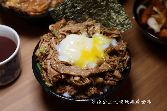 三重燒肉丼/為了這一碗還沒開始營業就來報到『牛丁次郎坊』138元起霜淇淋.雞白湯.冬瓜檸檬無限供應