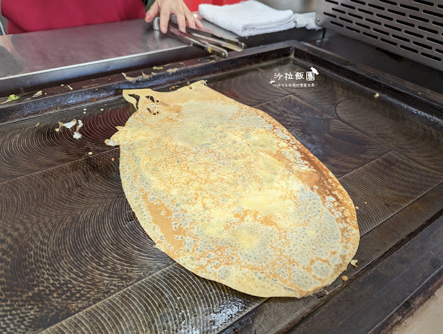 台中大坑美食『明倫蛋餅大坑店』麵糊直接煎，當下午茶不錯