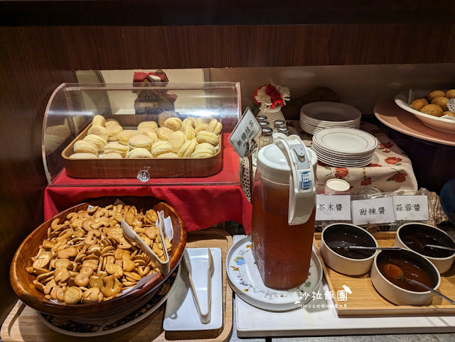 淡水美食『歡樂牛排淡水店』在地人吃的牛排老店，沙拉吧吃到飽