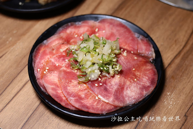 板橋燒烤吃到飽『燒惑日式炭火燒肉店(板橋店)』瓶裝啤酒無限暢飲/壽星雪花黑牛蛋糕/打卡優惠/捷運新埔站