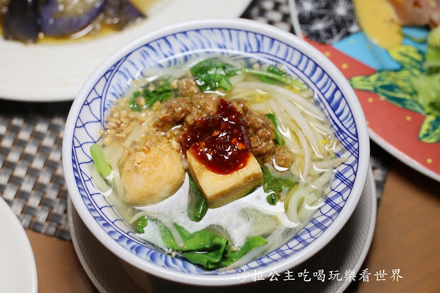 台南住宿推薦『香格里拉台南遠東國際大飯店』台南最高地標/台南後火車站步行2分鐘/泳池