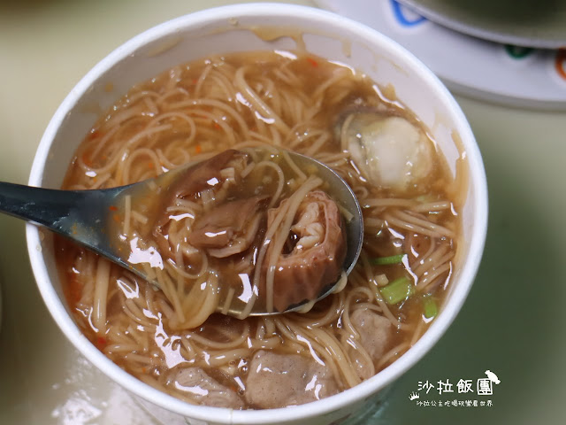 士林社子美食『海產街蚵仔麵線(社子店)』味道豐富的麵線