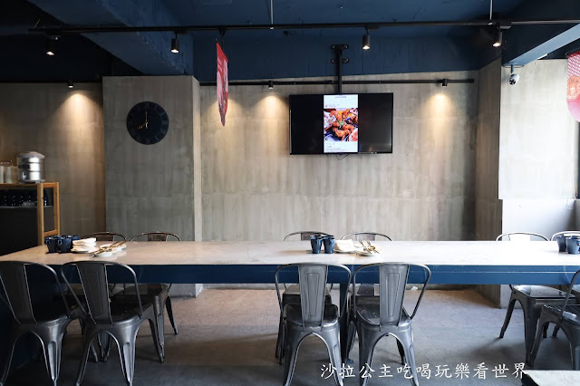 台中美食.一中義大利麵『8德司創意餐館』最浮誇蛤蜊麵.低消100元雞湯喝到飽.超威王子海盜船.文末菜單