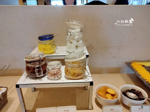 和逸飯店HOTEL COZZI-高雄中山館、捷運出口旁超便利