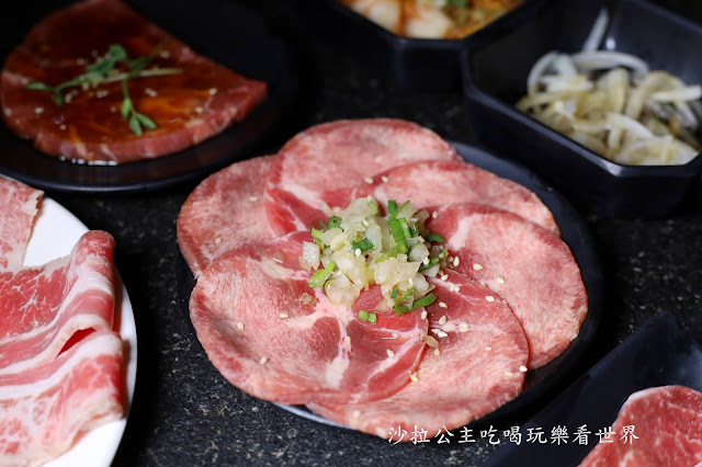 中和吃到飽燒烤『燒惑日式炭火燒肉店(中和店)』壽星6折.+1元生蠔吃到飽.捷運景安站