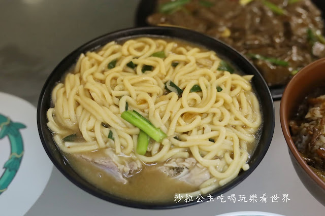 新竹城隍廟人氣小吃『許二姊鴨肉許』炒鴨血.鴨肉飯/宵夜