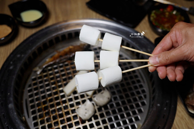 燒肉火鍋吃到飽店內居然有兒童遊戲區『千兵衛日式燒肉火鍋吃到飽』空間很大用餐很舒適