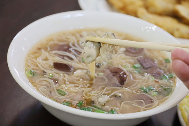 小金門美食新大同餐飲，血腸蚵仔麵線、炸芋頭好好吃