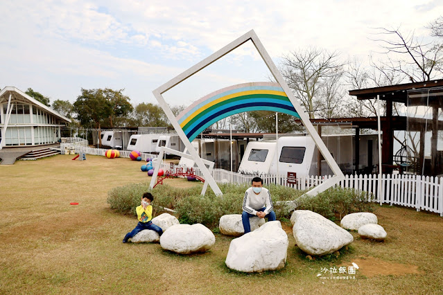 最新星空露營車『自然風情景觀渡假民宿』3000坪超大草坪小孩放電好地方