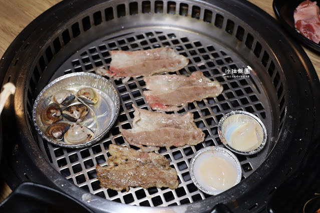 燒肉火鍋吃到飽店內居然有兒童遊戲區『千兵衛日式燒肉火鍋吃到飽』空間很大用餐很舒適