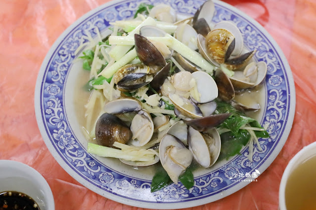 竹子湖土雞推薦平日下雨都要排隊『青菜園』