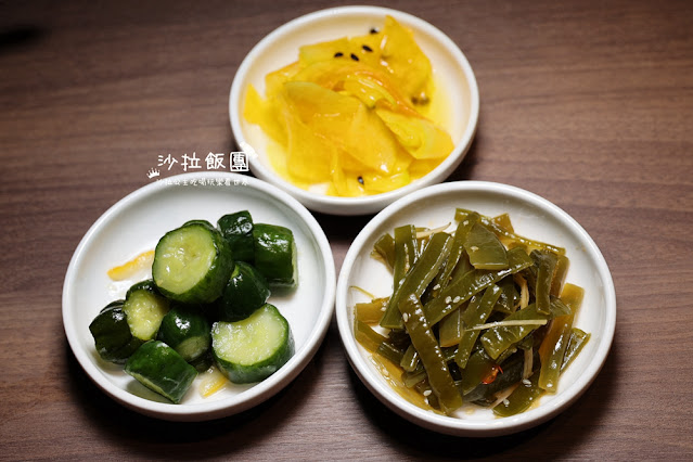 漢來美食品牌『溜溜酸菜魚專賣店中壢SOGO店』小菜無限供應