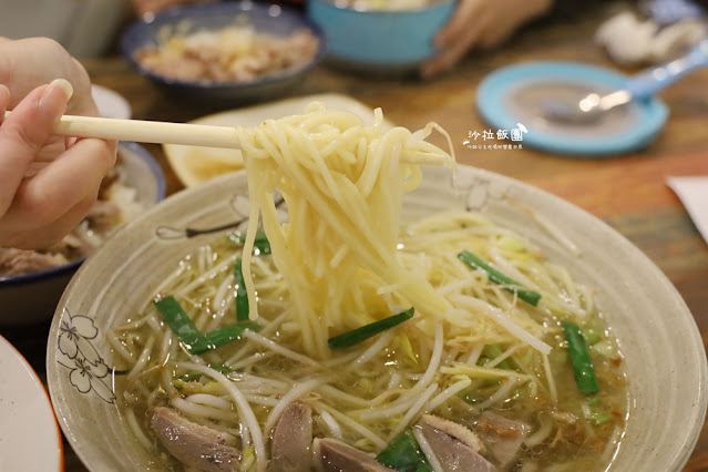 宜蘭五結美食『鴨寶鴨肉飯』必吃霸氣鴨肉飯整碗鋪滿滿CP值超高