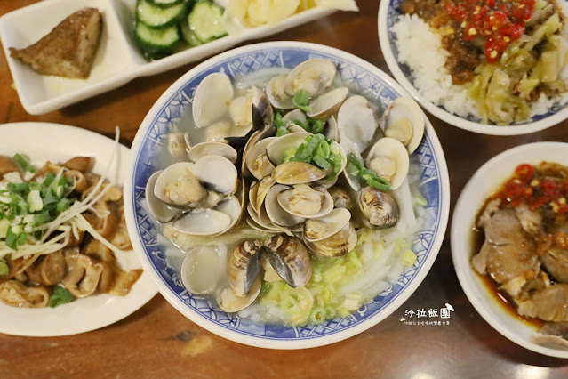 信義區美食『胡饕米粉湯台北市府店』浮誇創意米粉湯，紅茶麥茶喝到飽