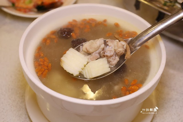 台北老字號台式合菜餐廳『儂來餐廳』必點烏魚子炒飯